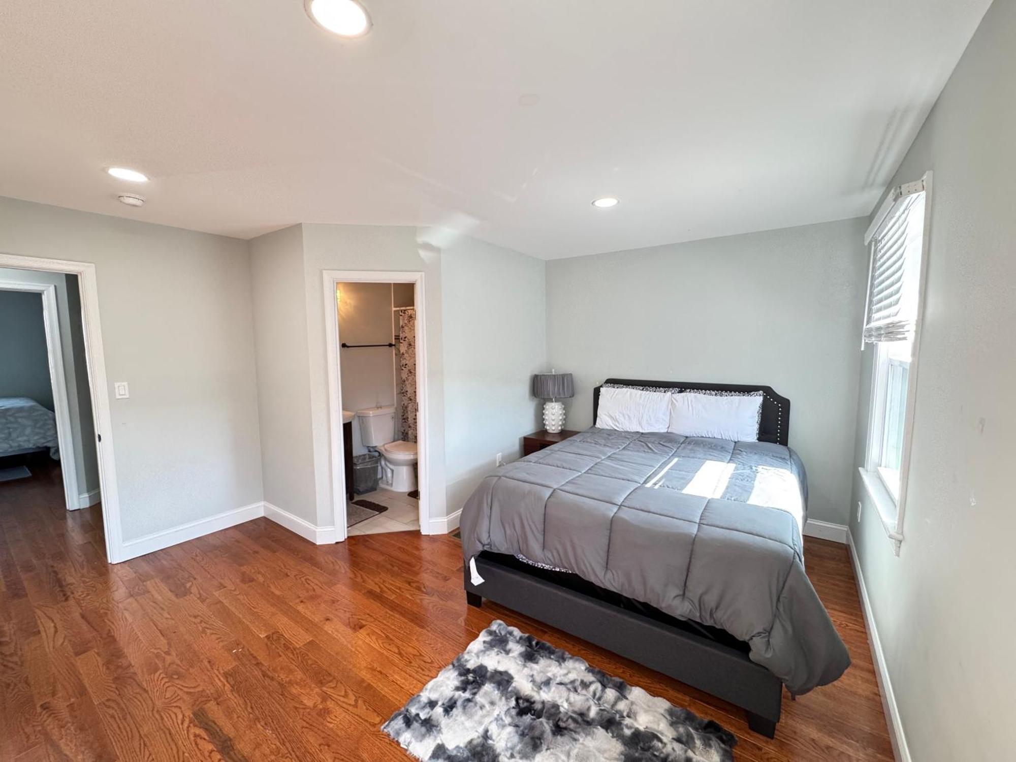 Beautiful 3br Updated House Dc - Private Parking Washington